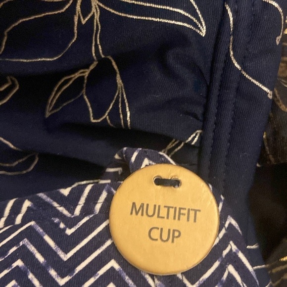 Nip tuck striped twist front one piece swim suit size US 8 with tummy control - Picture 8 of 11